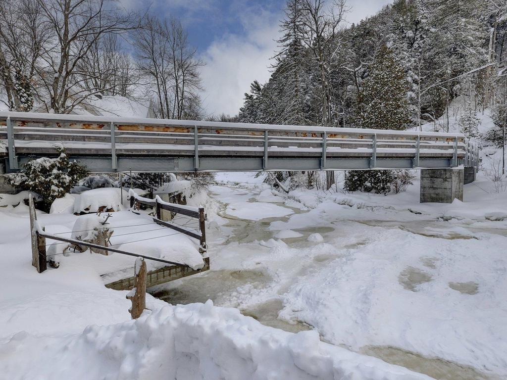 









1195Z


Rue du Moulin-Ross

,
Lévis (Les Chutes-de-la-Chaudière-Ouest),




QC
G7A4J4

