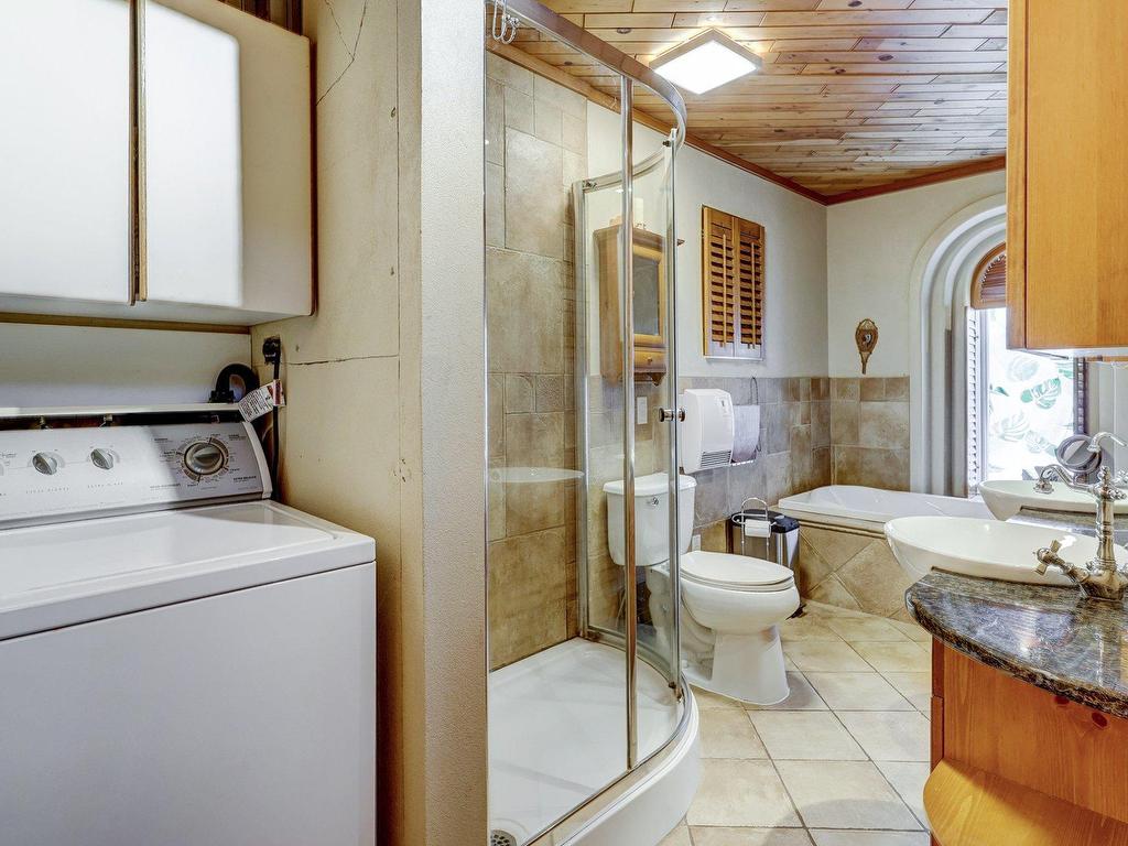 









1195Z


Rue du Moulin-Ross

,
Lévis (Les Chutes-de-la-Chaudière-Ouest),




QC
G7A4J4

