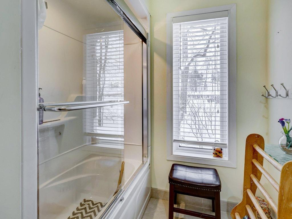 









1195Z


Rue du Moulin-Ross

,
Lévis (Les Chutes-de-la-Chaudière-Ouest),




QC
G7A4J4

