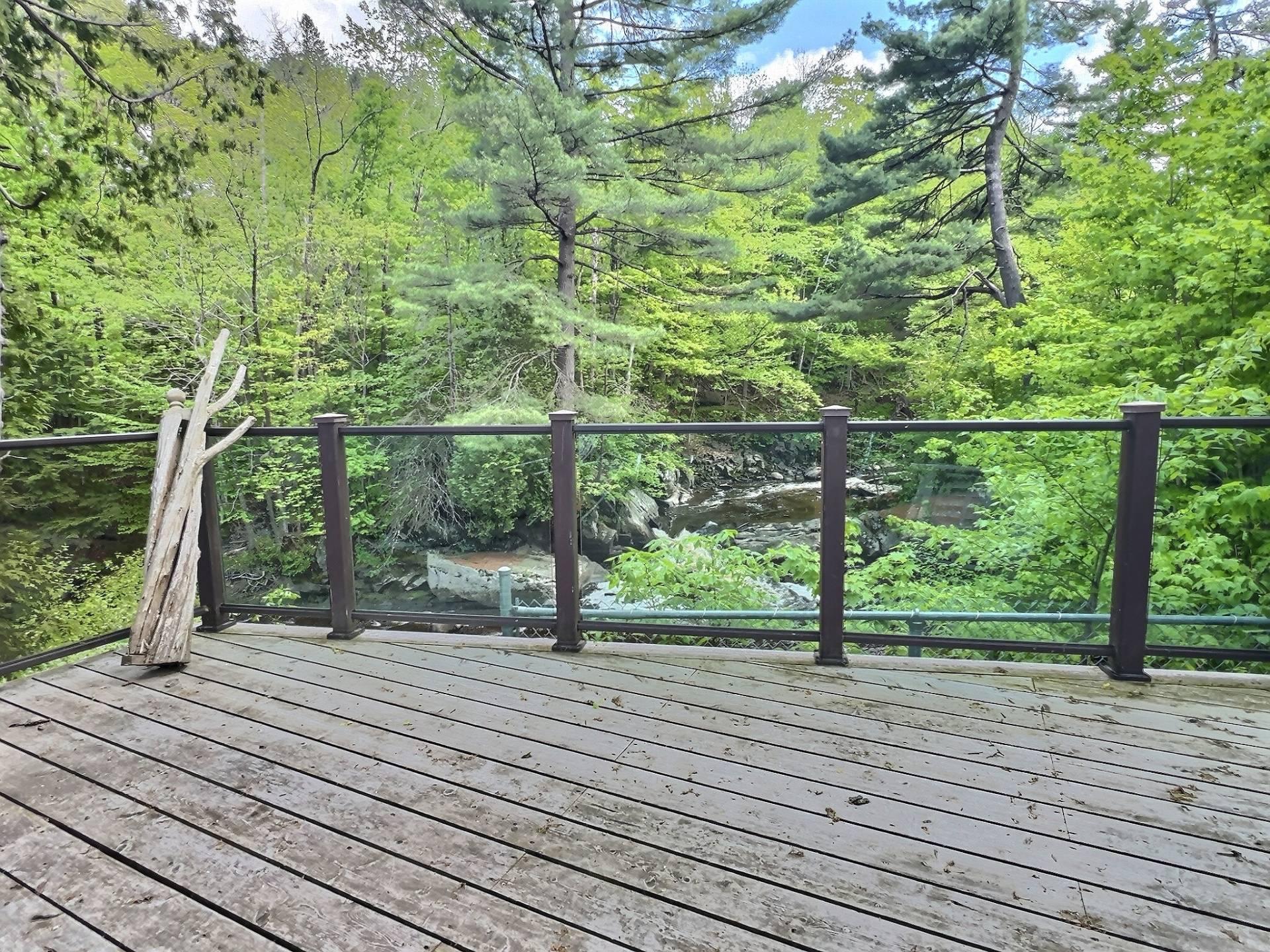 









1195Z


Rue du Moulin-Ross

,
Lévis (Les Chutes-de-la-Chaudière-Ouest),




QC
G7A4J4

