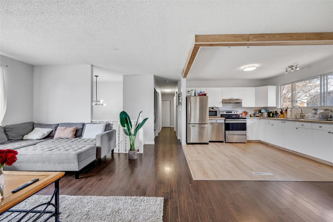 









941


Tronson

Drive,
Kelowna,




BC
V1Y 4C9

