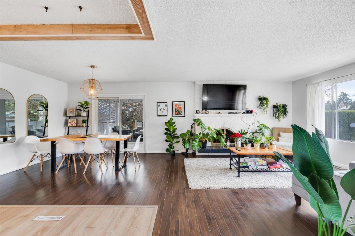 









941


Tronson

Drive,
Kelowna,




BC
V1Y 4C9

