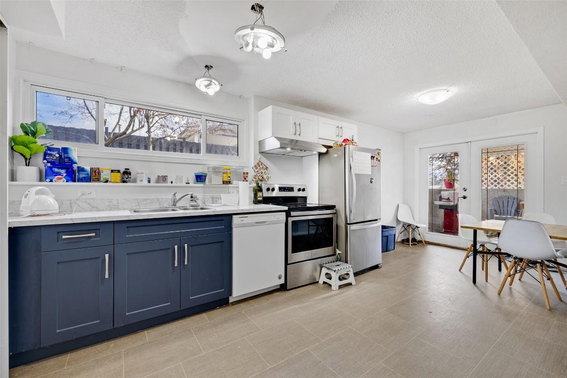 









941


Tronson

Drive,
Kelowna,




BC
V1Y 4C9

