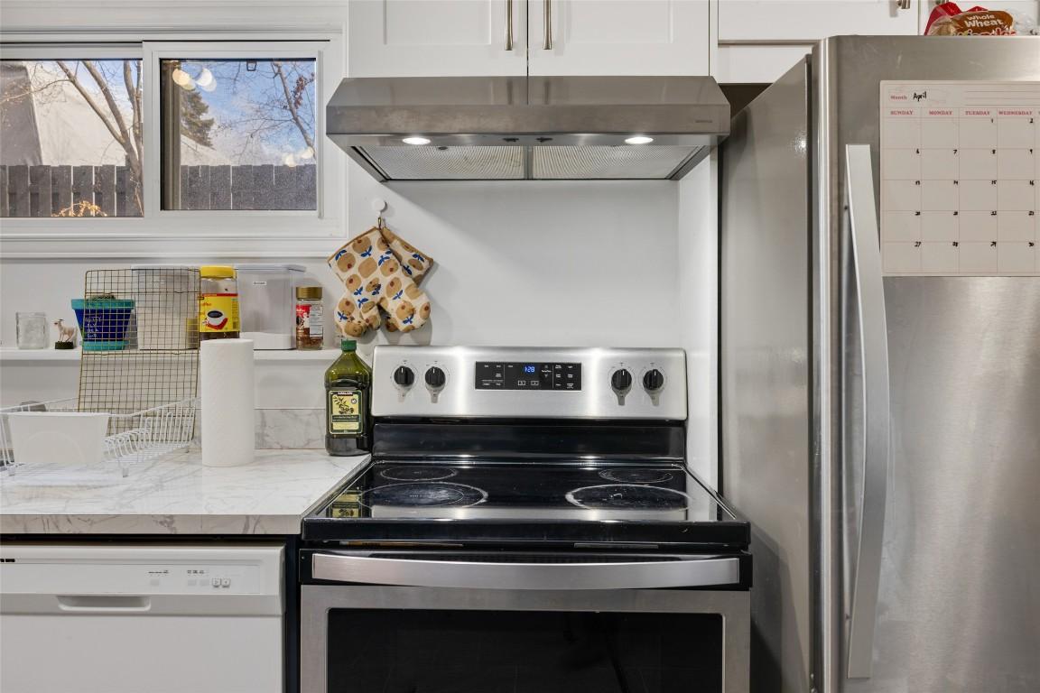 









941


Tronson

Drive,
Kelowna,




BC
V1Y 4C9

