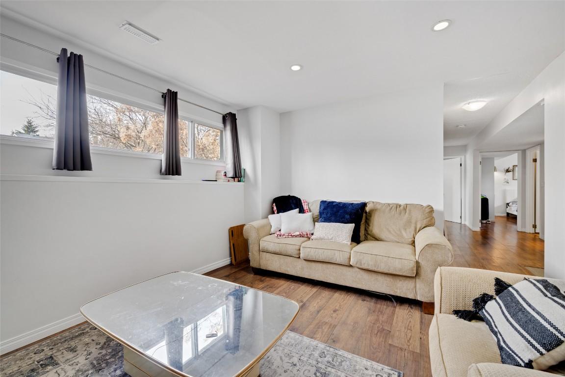 









941


Tronson

Drive,
Kelowna,




BC
V1Y 4C9

