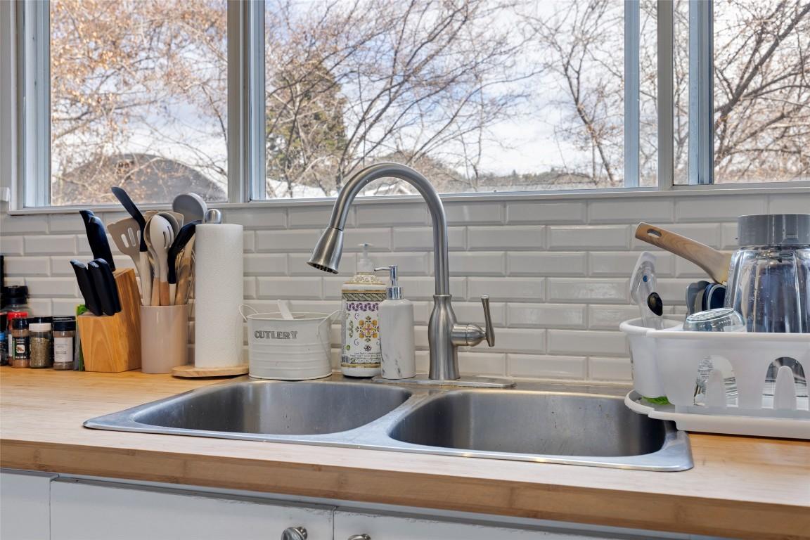 









941


Tronson

Drive,
Kelowna,




BC
V1Y 4C9

