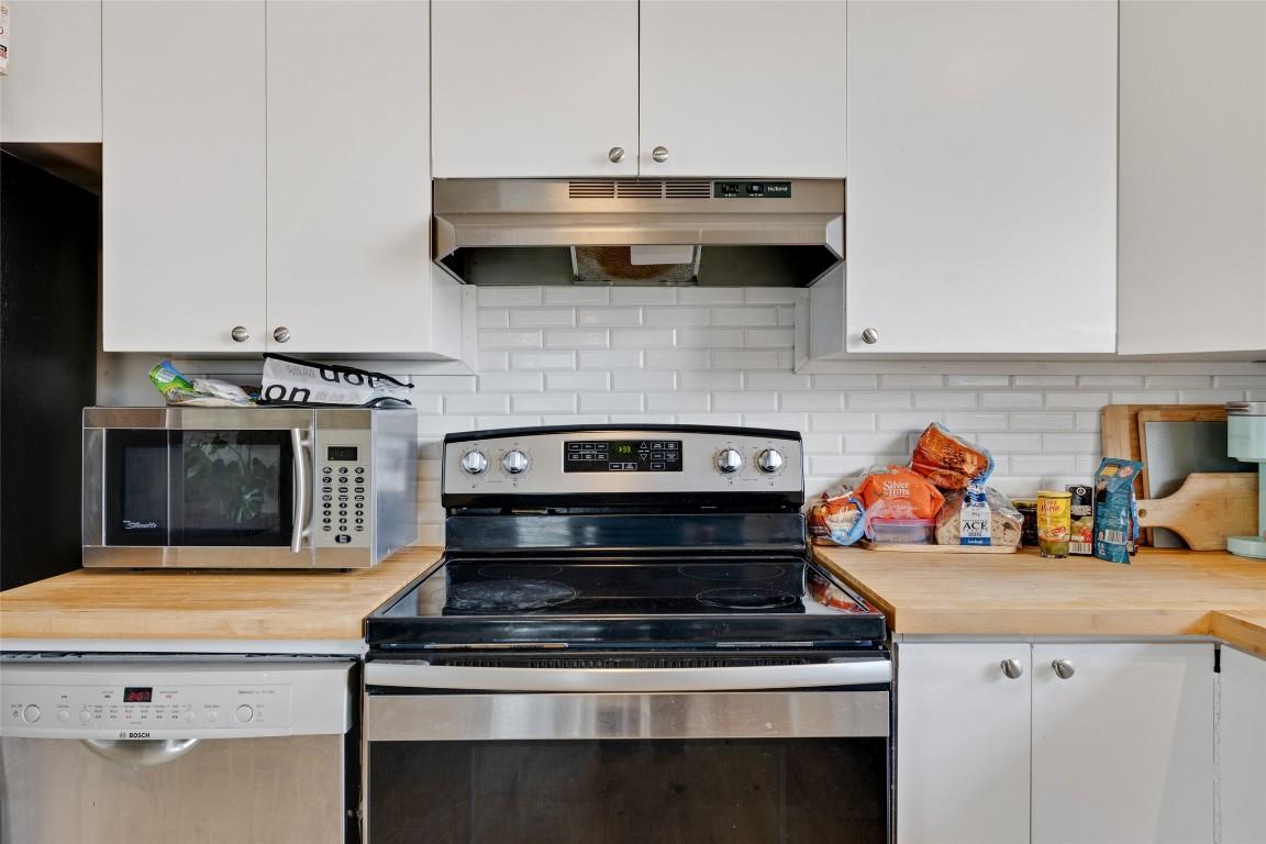 









941


Tronson

Drive,
Kelowna,




BC
V1Y 4C9

