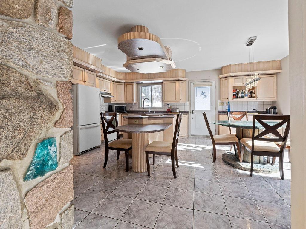 









1536


Ch. Pierre-Péladeau

,
Sainte-Adèle,




QC
J8B1Z5

