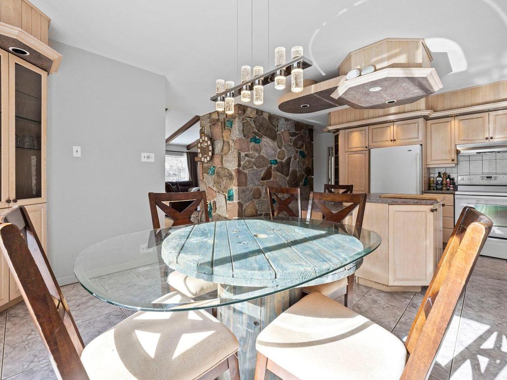









1536


Ch. Pierre-Péladeau

,
Sainte-Adèle,




QC
J8B1Z5

