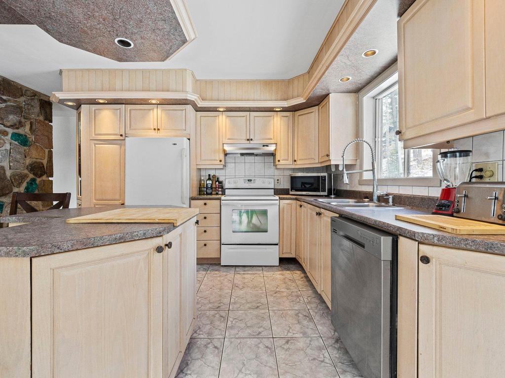 









1536


Ch. Pierre-Péladeau

,
Sainte-Adèle,




QC
J8B1Z5

