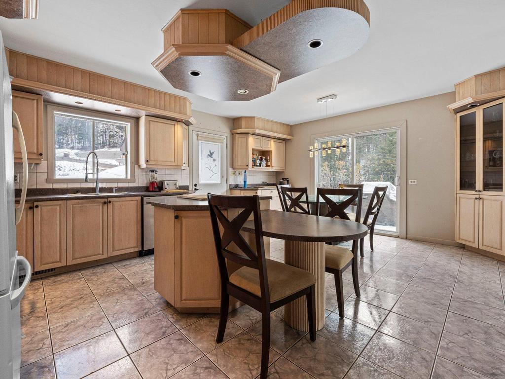 









1536


Ch. Pierre-Péladeau

,
Sainte-Adèle,




QC
J8B1Z5

