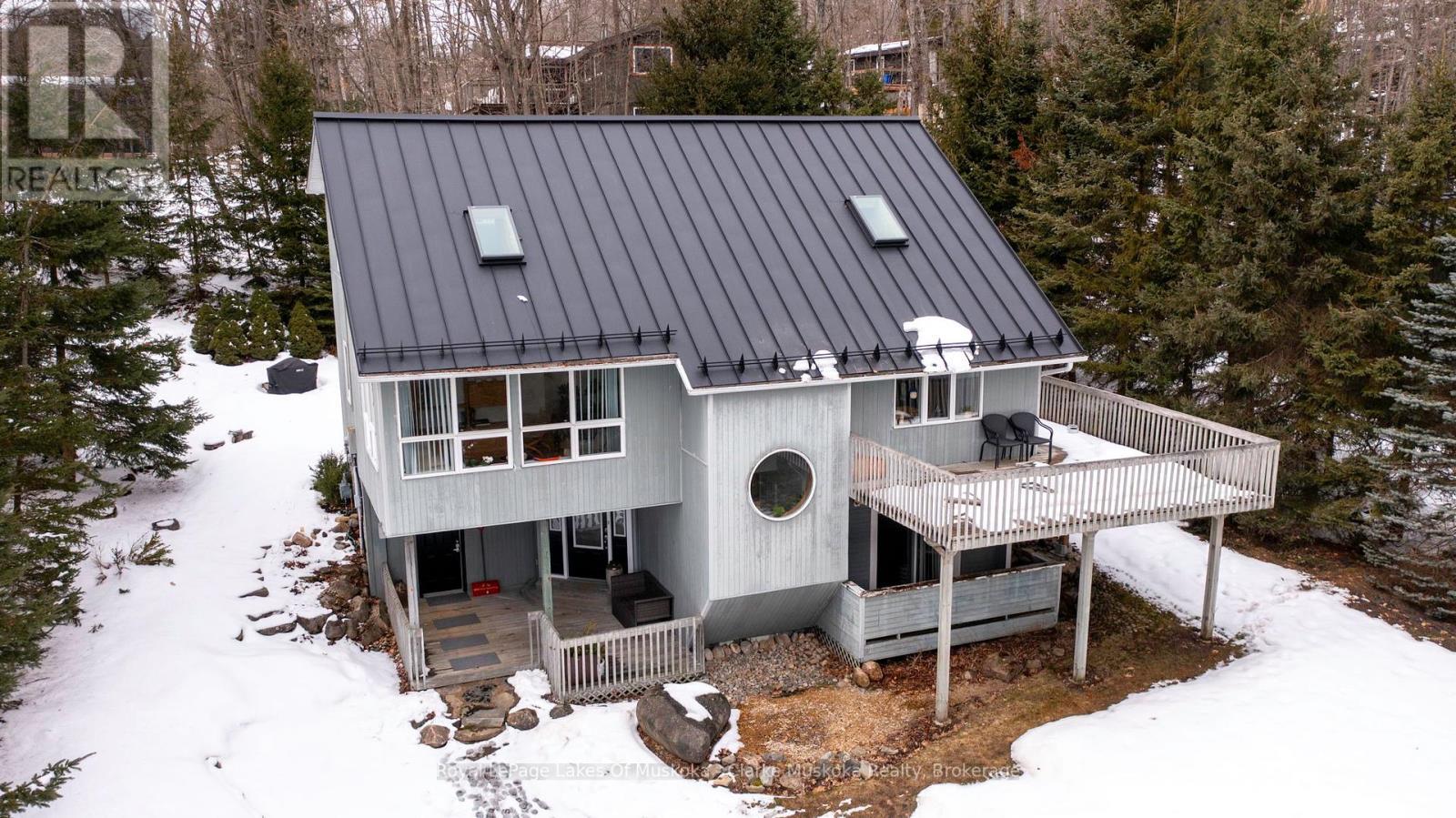 












1806 VALLEY ROAD

,
Huntsville (Chaffey),




Ontario
P1H1A8


