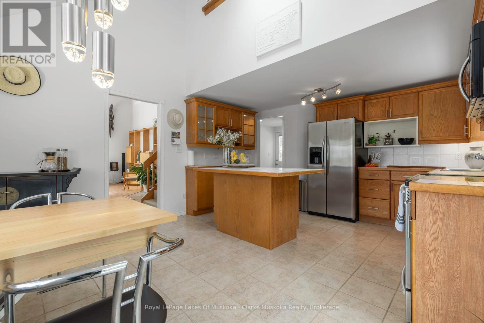 












1806 VALLEY ROAD

,
Huntsville (Chaffey),




Ontario
P1H1A8


