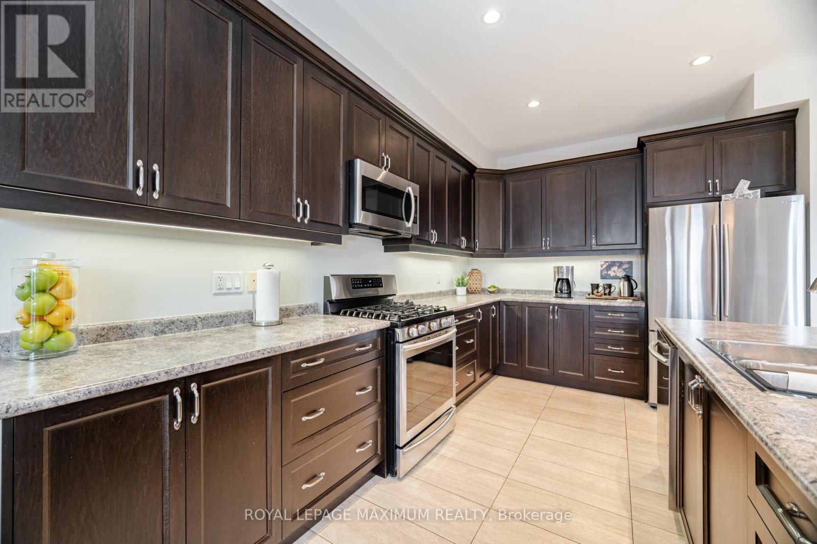 












134 HAZELTON AVENUE

,
Hamilton,




Ontario
L9B0G1

