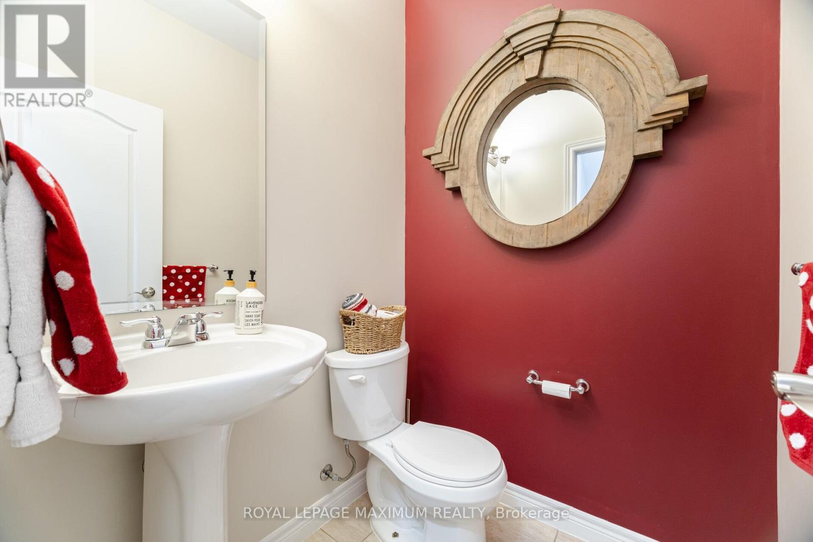 












134 HAZELTON AVENUE

,
Hamilton,




Ontario
L9B0G1

