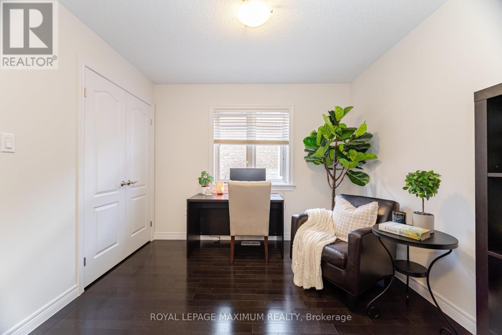 












134 HAZELTON AVENUE

,
Hamilton,




Ontario
L9B0G1

