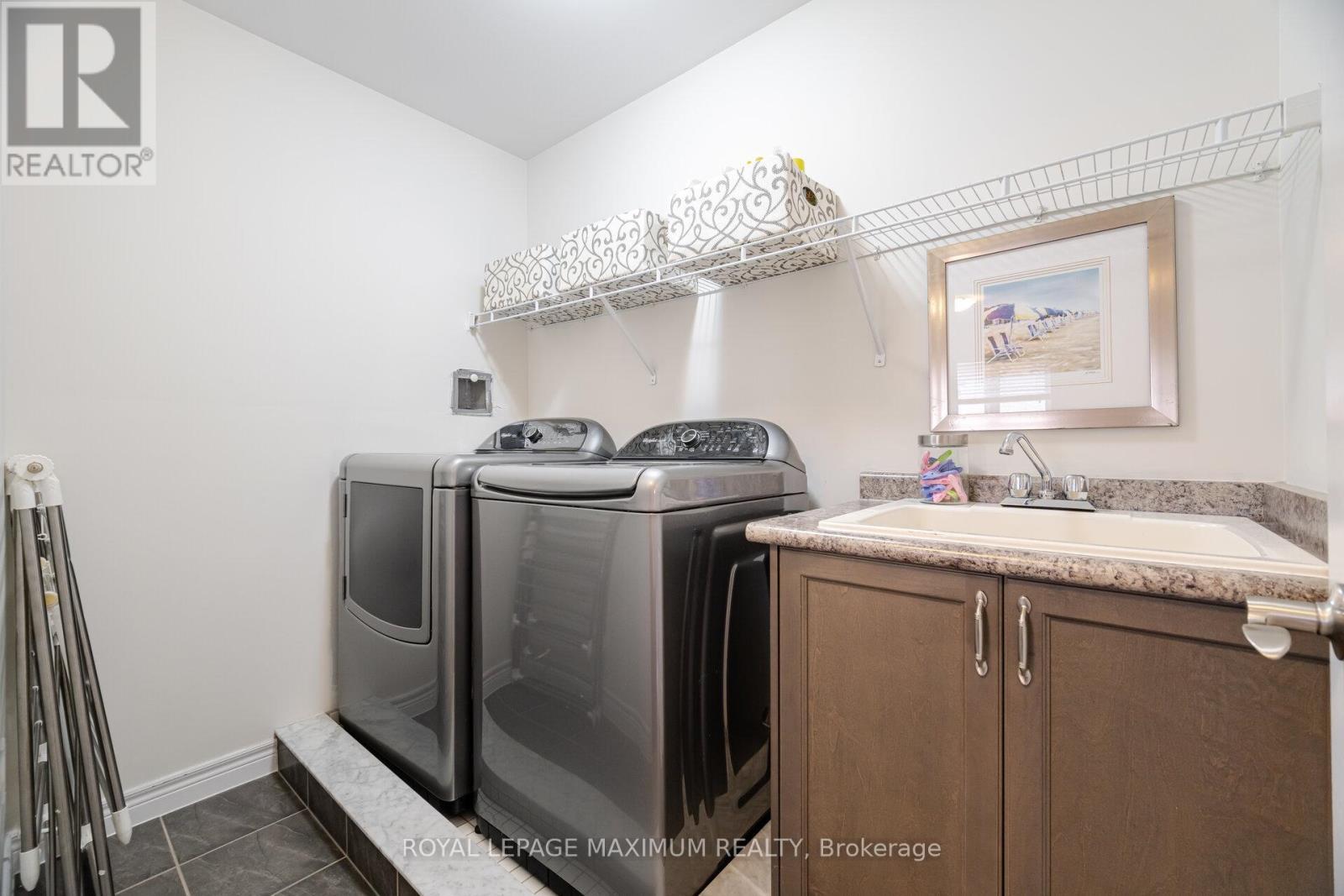 












134 HAZELTON AVENUE

,
Hamilton,




Ontario
L9B0G1

