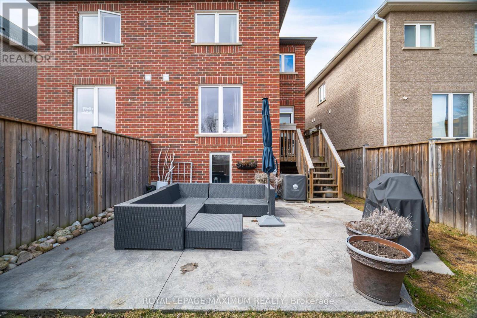 












134 HAZELTON AVENUE

,
Hamilton,




Ontario
L9B0G1

