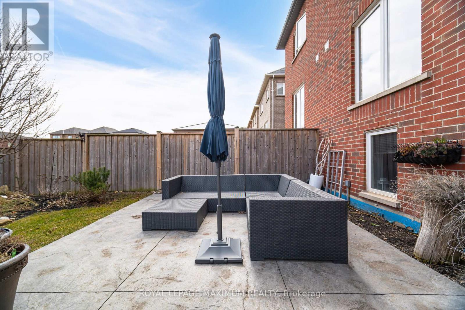 












134 HAZELTON AVENUE

,
Hamilton,




Ontario
L9B0G1

