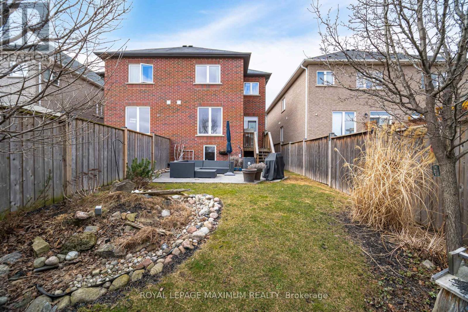 












134 HAZELTON AVENUE

,
Hamilton,




Ontario
L9B0G1

