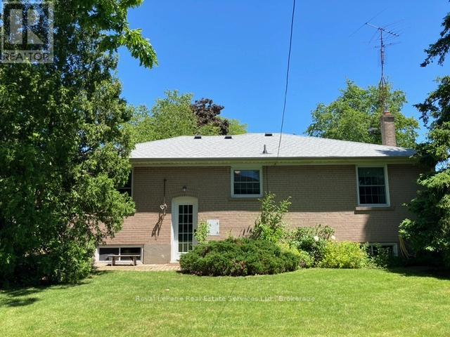 












438 SANDMERE PLACE

,
Oakville (WO West),




Ontario
L6L4G4

