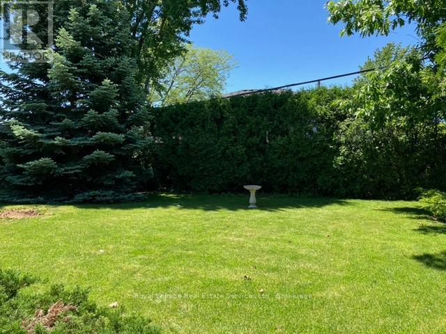












438 SANDMERE PLACE

,
Oakville (WO West),




Ontario
L6L4G4

