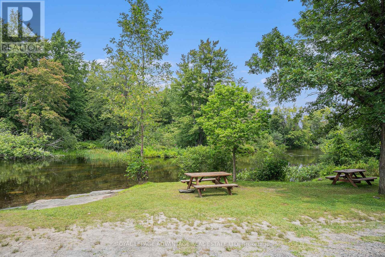 












313 NOONAN SIDE ROAD

,
Tay Valley,




Ontario
K7H3C5

