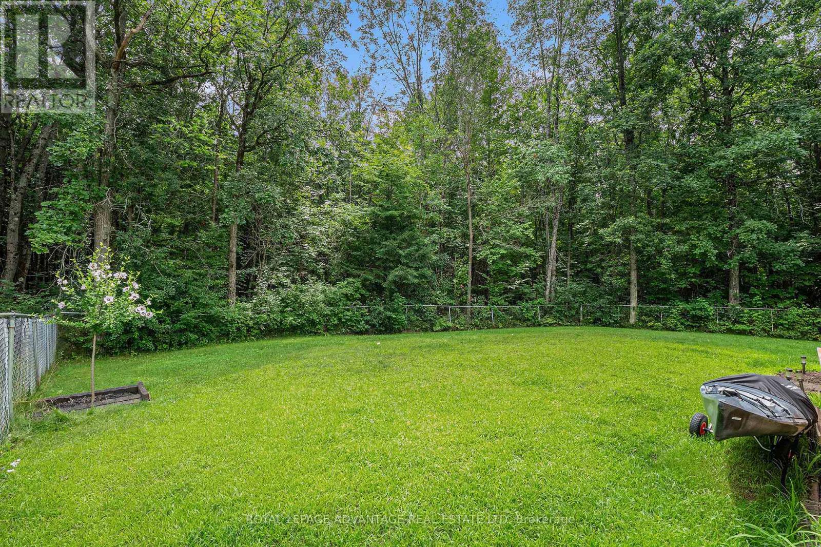 












313 NOONAN SIDE ROAD

,
Tay Valley,




Ontario
K7H3C5

