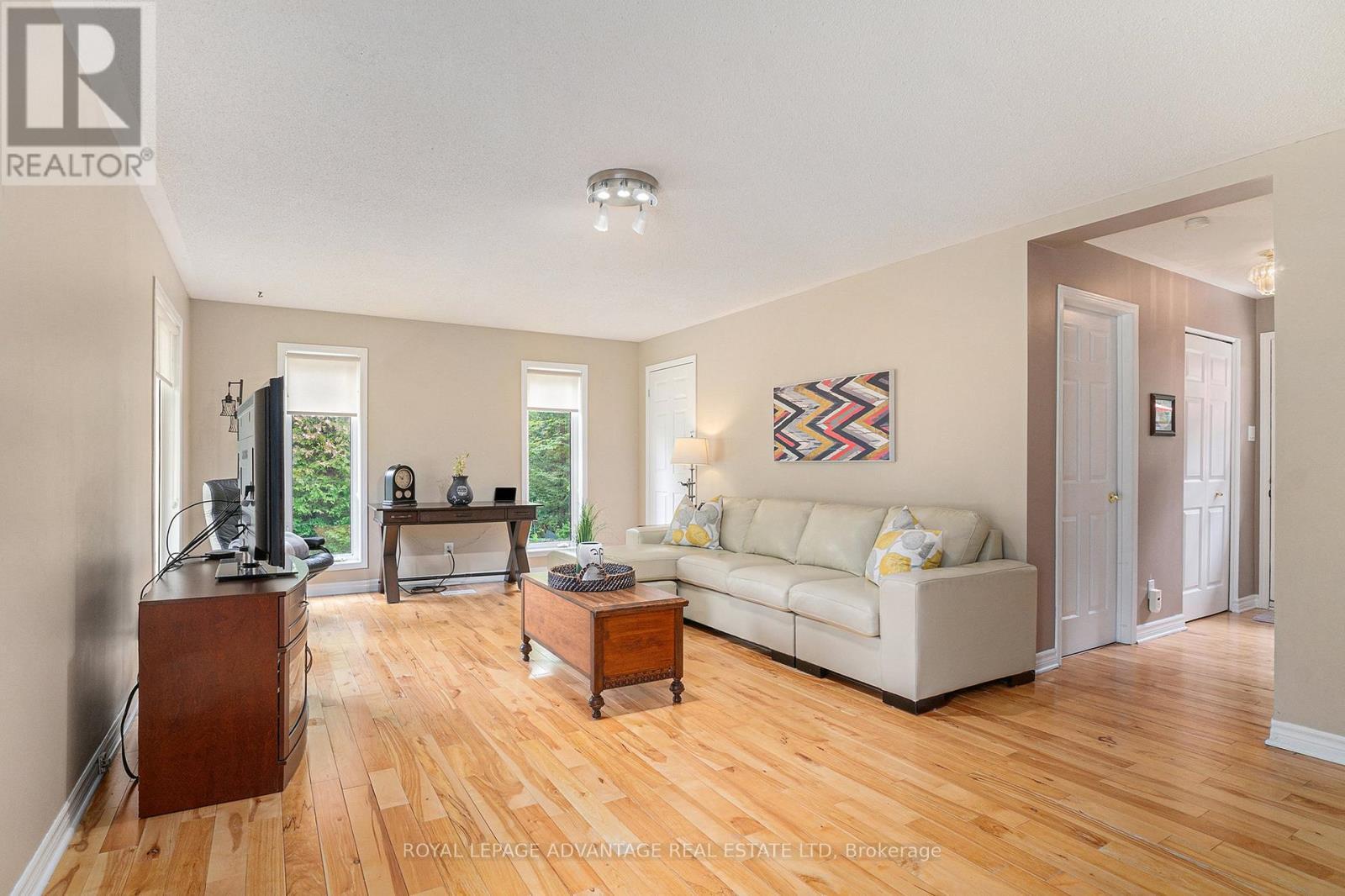 












313 NOONAN SIDE ROAD

,
Tay Valley,




Ontario
K7H3C5

