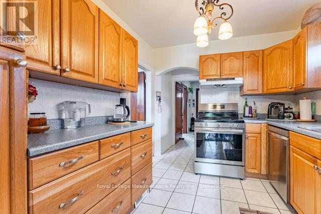 












60 CAMERON AVENUE S

,
Hamilton (Bartonville),




Ontario
L8K2X2


