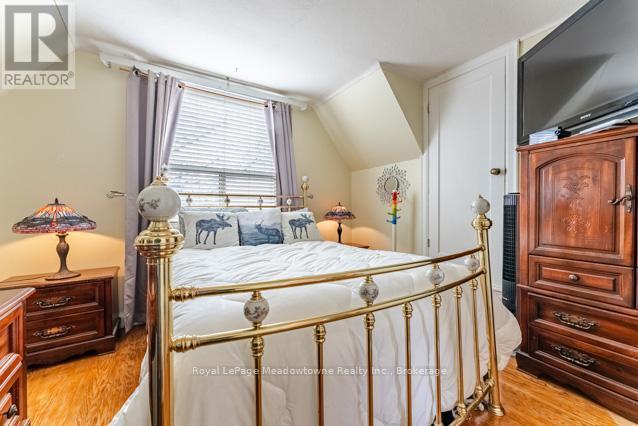 












60 CAMERON AVENUE S

,
Hamilton (Bartonville),




Ontario
L8K2X2


