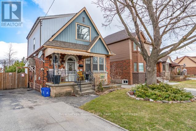 












60 CAMERON AVENUE S

,
Hamilton (Bartonville),




Ontario
L8K2X2

