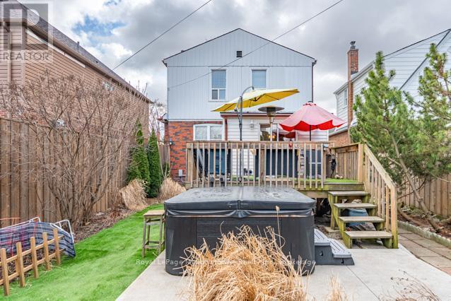












60 CAMERON AVENUE S

,
Hamilton (Bartonville),




Ontario
L8K2X2

