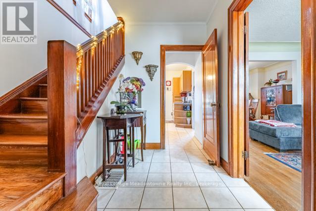 












60 CAMERON AVENUE S

,
Hamilton (Bartonville),




Ontario
L8K2X2

