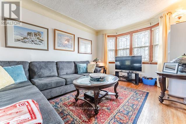 












60 CAMERON AVENUE S

,
Hamilton (Bartonville),




Ontario
L8K2X2

