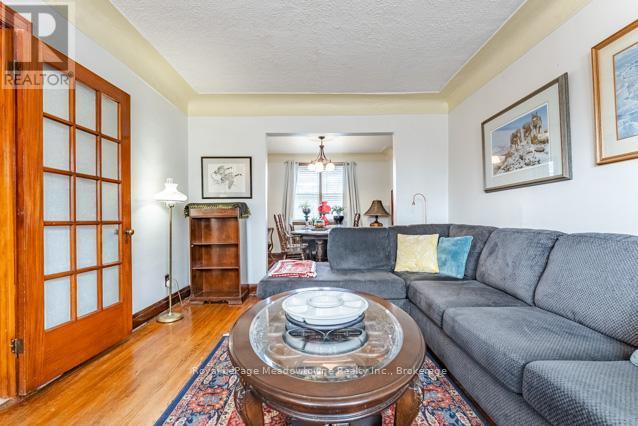 












60 CAMERON AVENUE S

,
Hamilton (Bartonville),




Ontario
L8K2X2


