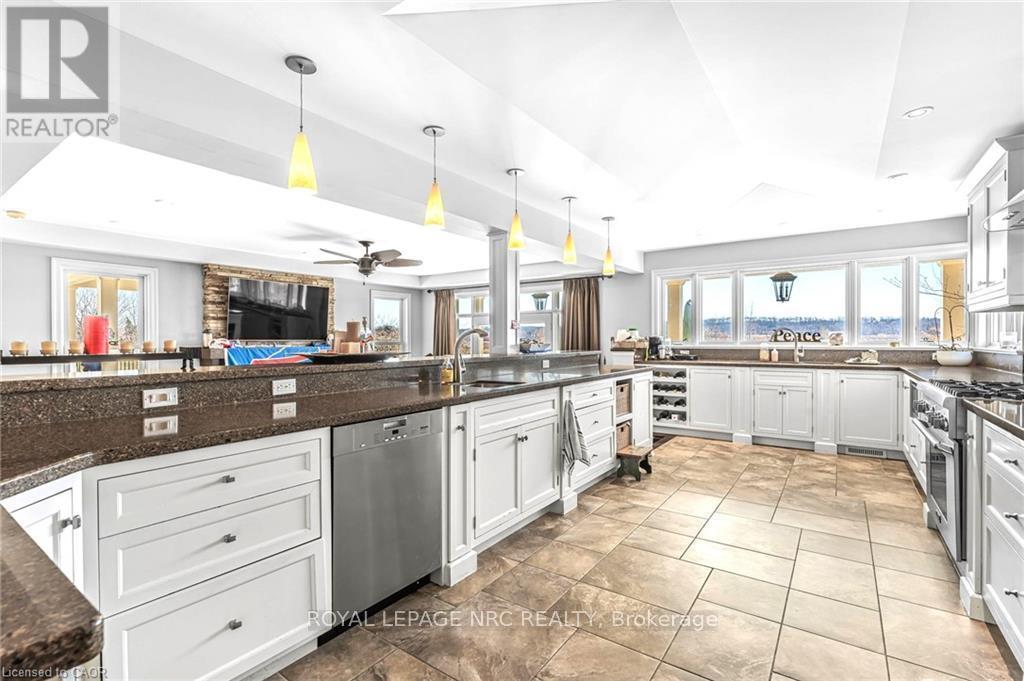 












915 QUEENSTON ROAD S

,
Niagara-on-the-Lake (St. Davids),




Ontario
L0S1J0

