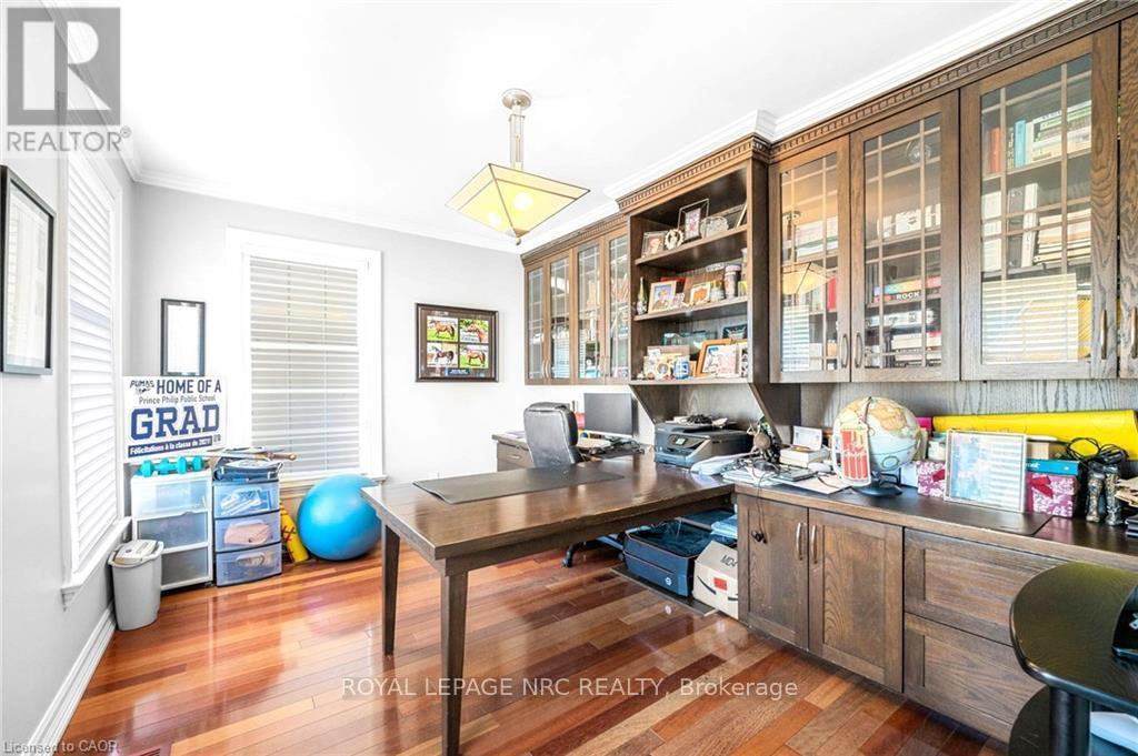 












915 QUEENSTON ROAD S

,
Niagara-on-the-Lake (St. Davids),




Ontario
L0S1J0

