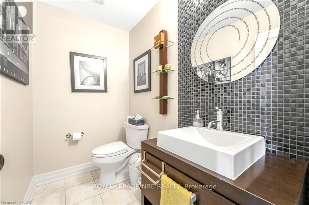 












915 QUEENSTON ROAD S

,
Niagara-on-the-Lake (St. Davids),




Ontario
L0S1J0

