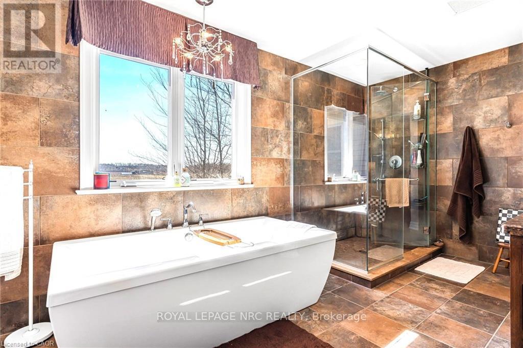 












915 QUEENSTON ROAD S

,
Niagara-on-the-Lake (St. Davids),




Ontario
L0S1J0

