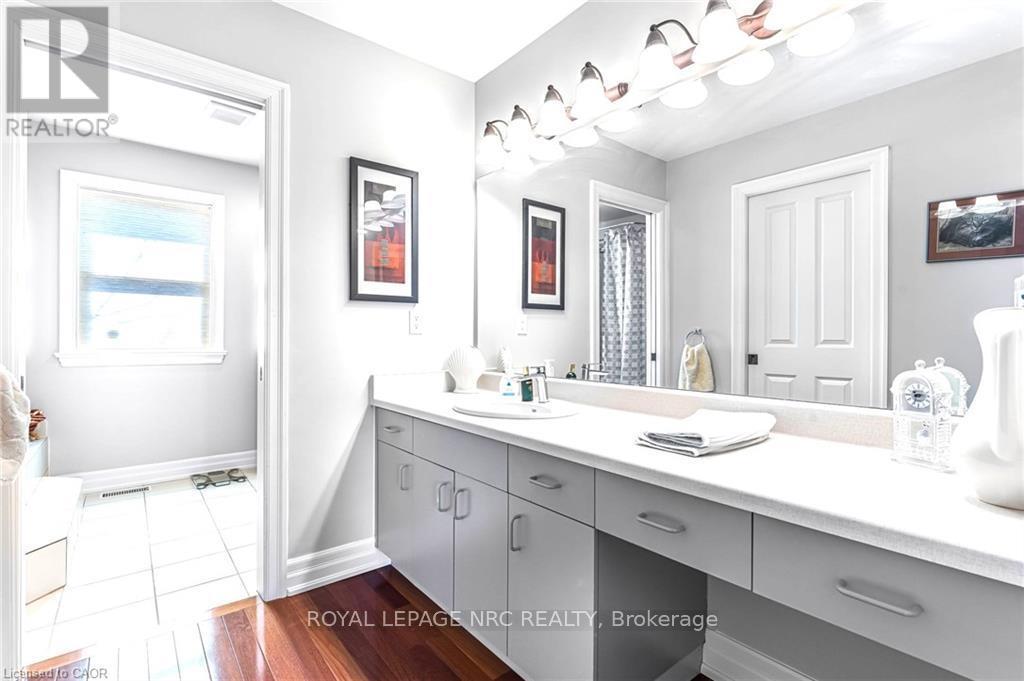 












915 QUEENSTON ROAD S

,
Niagara-on-the-Lake (St. Davids),




Ontario
L0S1J0

