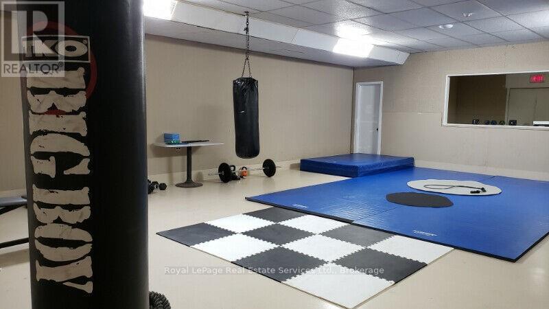 












B01 - 2998 TECUMSEH ROAD E

,
Windsor,




Ontario
N8W1G5

