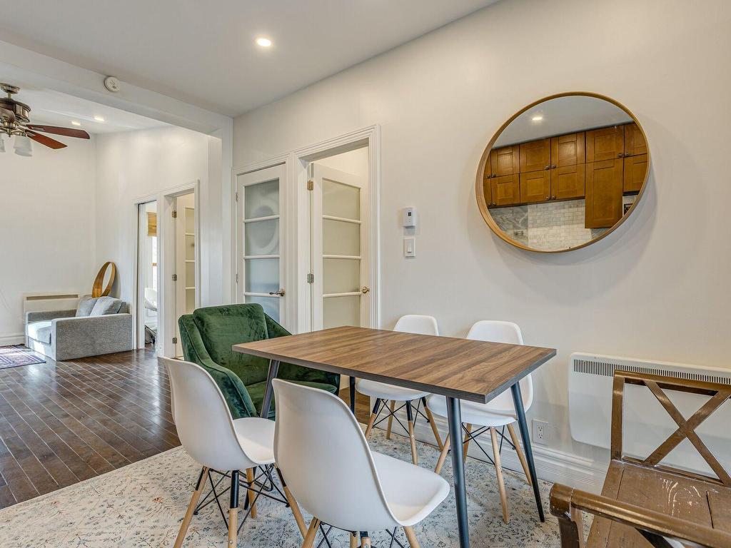 









4673

 - 4679


Av. Coloniale

,
Montréal (Le Plateau-Mont-Royal),




QC
H2T1W1

