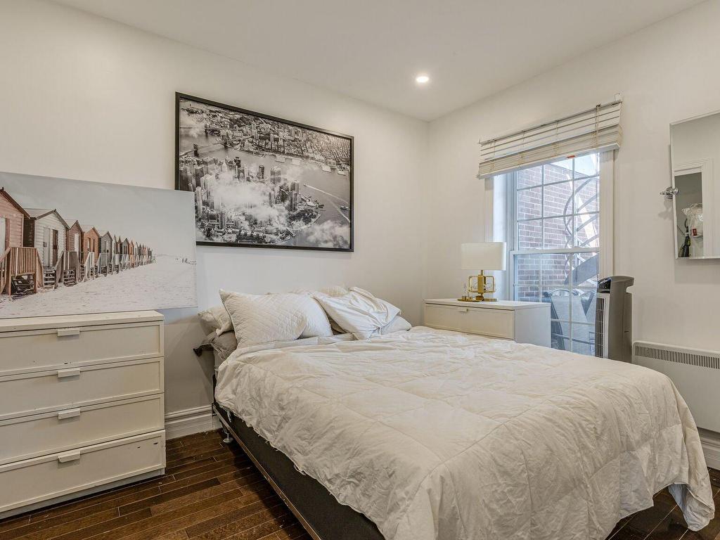 









4673

 - 4679


Av. Coloniale

,
Montréal (Le Plateau-Mont-Royal),




QC
H2T1W1


