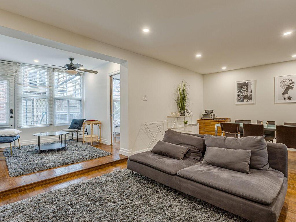 









4673

 - 4679


Av. Coloniale

,
Montréal (Le Plateau-Mont-Royal),




QC
H2T1W1


