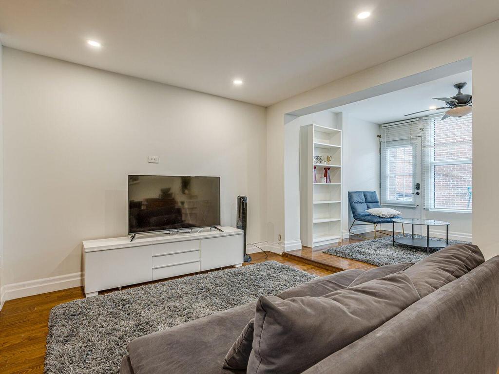 









4673

 - 4679


Av. Coloniale

,
Montréal (Le Plateau-Mont-Royal),




QC
H2T1W1

