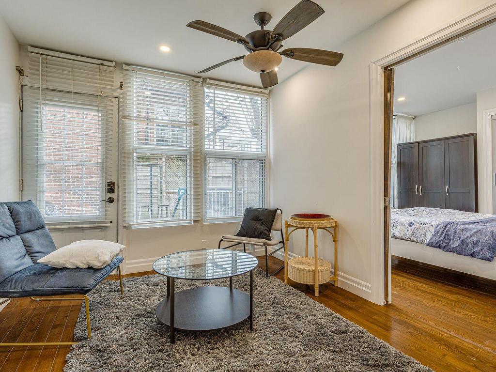 









4673

 - 4679


Av. Coloniale

,
Montréal (Le Plateau-Mont-Royal),




QC
H2T1W1

