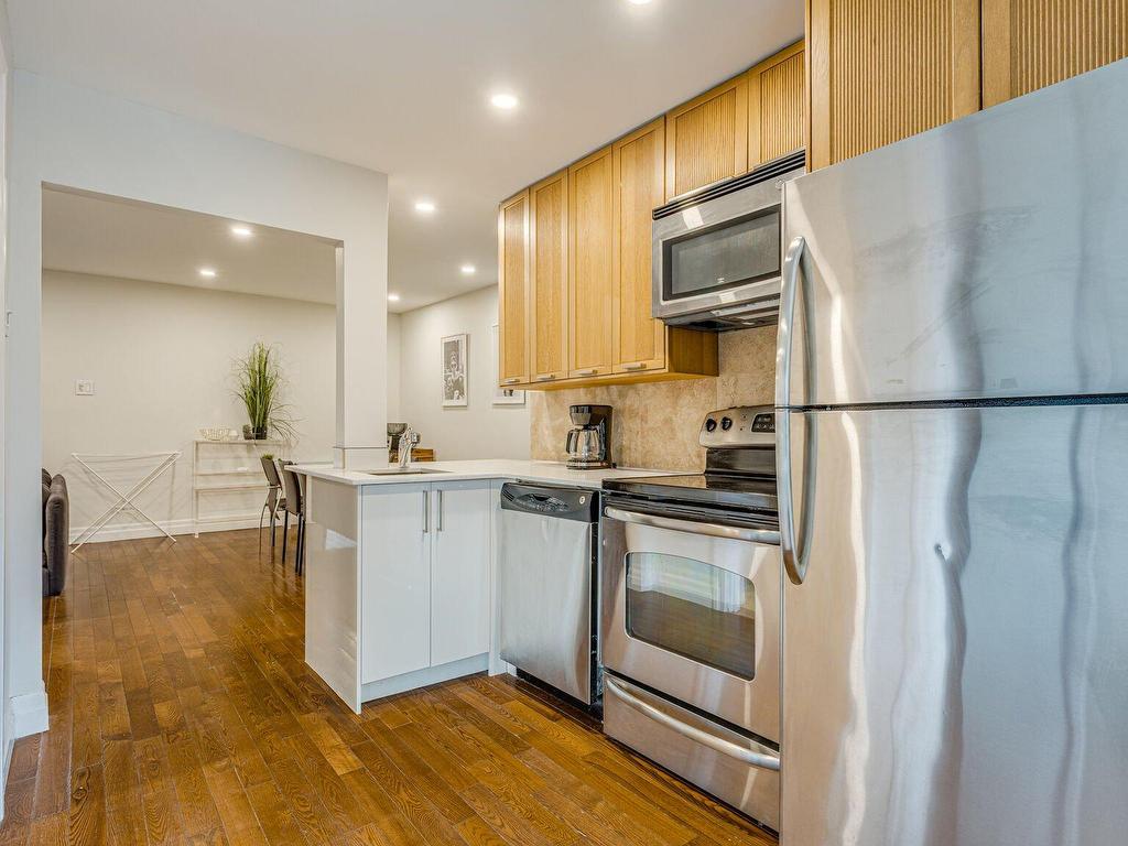 









4673

 - 4679


Av. Coloniale

,
Montréal (Le Plateau-Mont-Royal),




QC
H2T1W1

