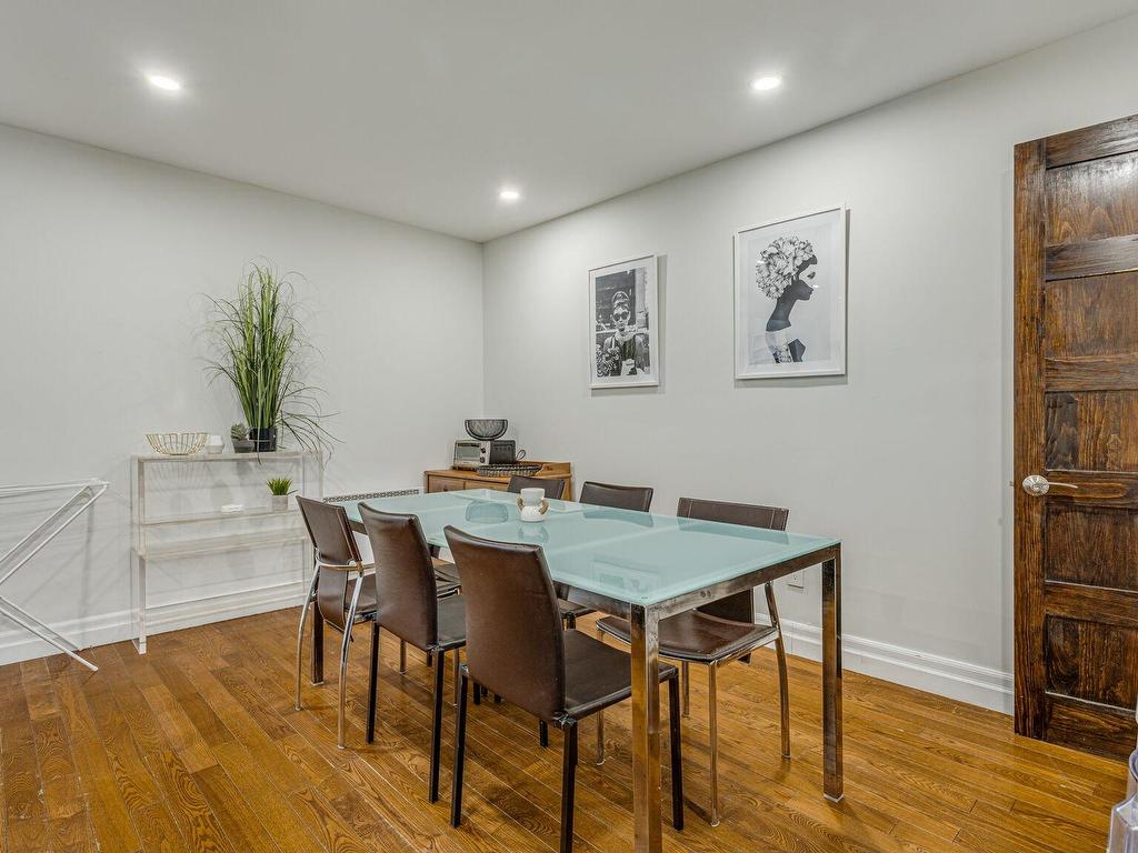 









4673

 - 4679


Av. Coloniale

,
Montréal (Le Plateau-Mont-Royal),




QC
H2T1W1

