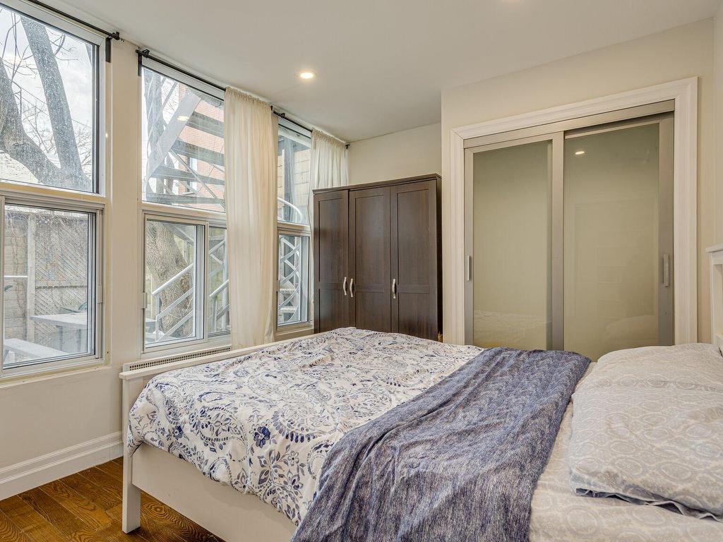 









4673

 - 4679


Av. Coloniale

,
Montréal (Le Plateau-Mont-Royal),




QC
H2T1W1

